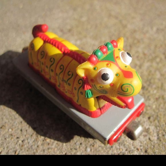 Decorative Yellow Chinese Dragon Magnetic Rolling Train Toy Learning Curve 2003 - Picture 5 of 10